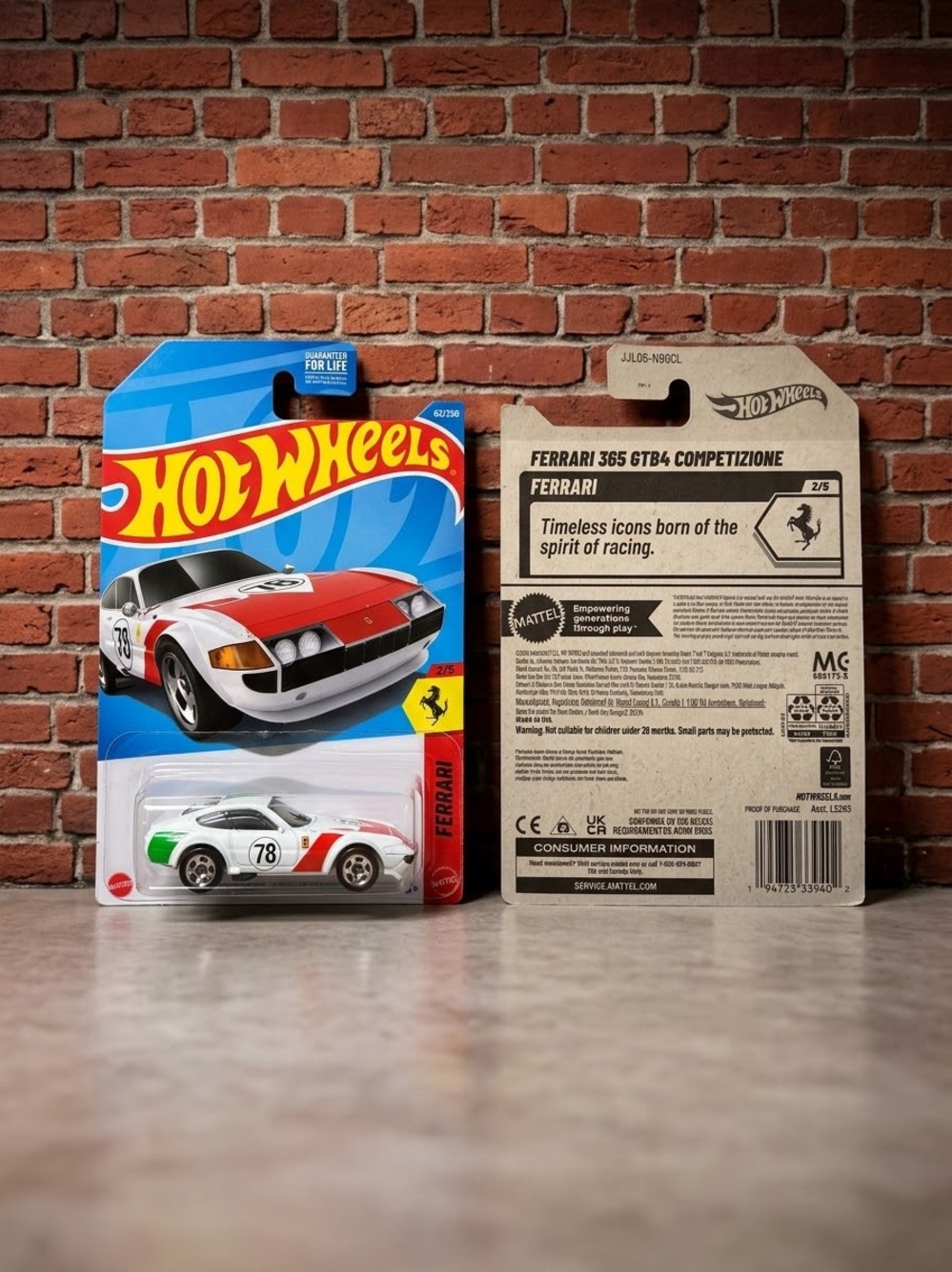 Ferrari 365 GTB4 Competizione Toy Car - White with Red & Green Accents